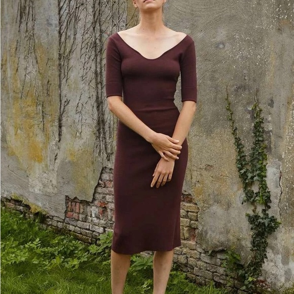 FITTED BROWN SWEATER DRESS - Picture 1 of 9